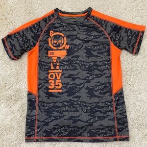 ⭐️ Reebok Short Sleeve Shirt